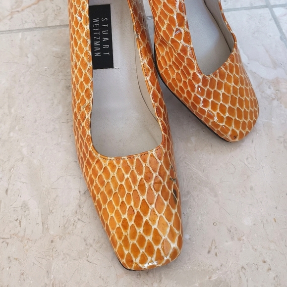 Vintage 90s Stuart Weitzman Yellow Leather Shoes - Picture 2 of 10